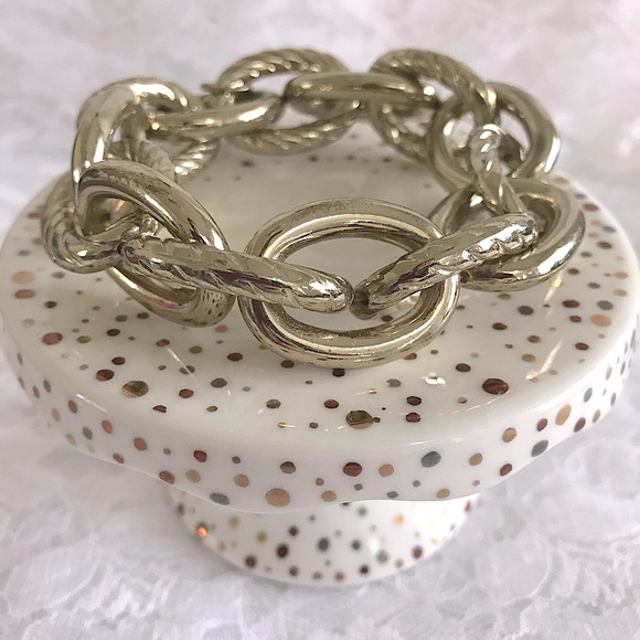 Gold Chain Link Stretchy Bracelet - Picture 1 of 1